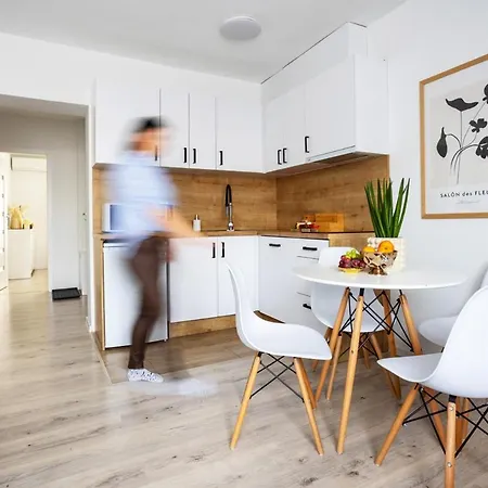 Apartment Aleja 69 Premium